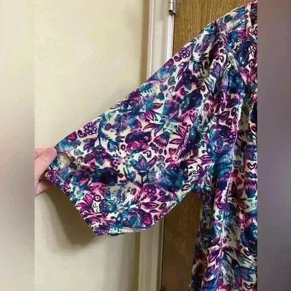 Intro Multicolored Floral Bright Blouse with Half Button Feature Size Large - Picture 3 of 8
